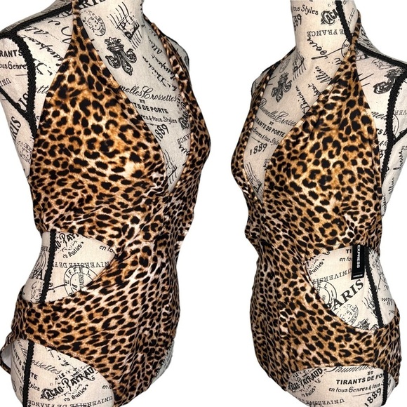 Express Leopard Print Deep V Neck High Side Cut Cut-Out Swimsuit Size L NWT - Picture 1 of 13